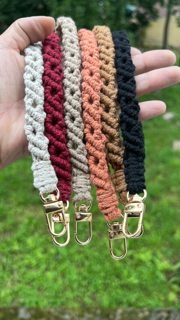 Iris • Macrame Keychain | Wrist Strap - Imagen 9