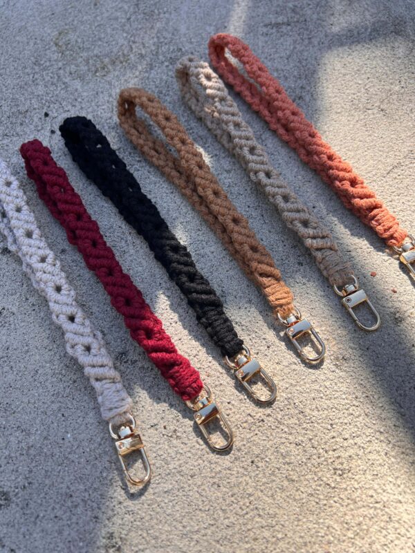 Iris • Macrame Keychain | Wrist Strap - Imagen 2